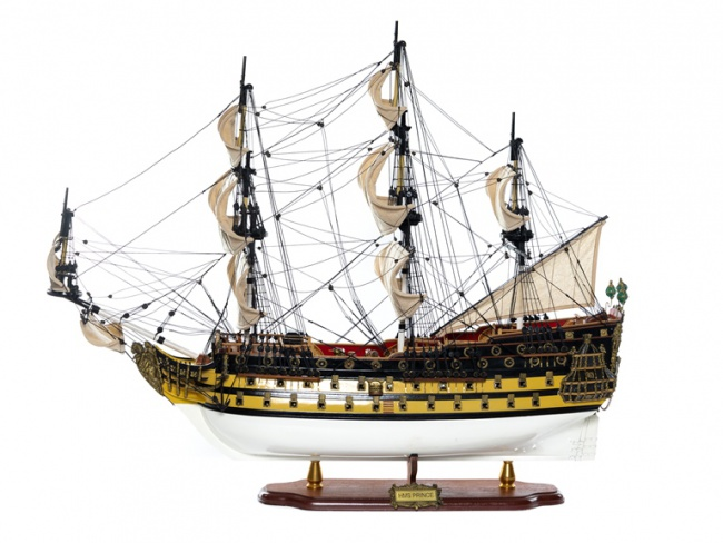 Модель парусного корабля HMS Prince HQ-102, вид профиль